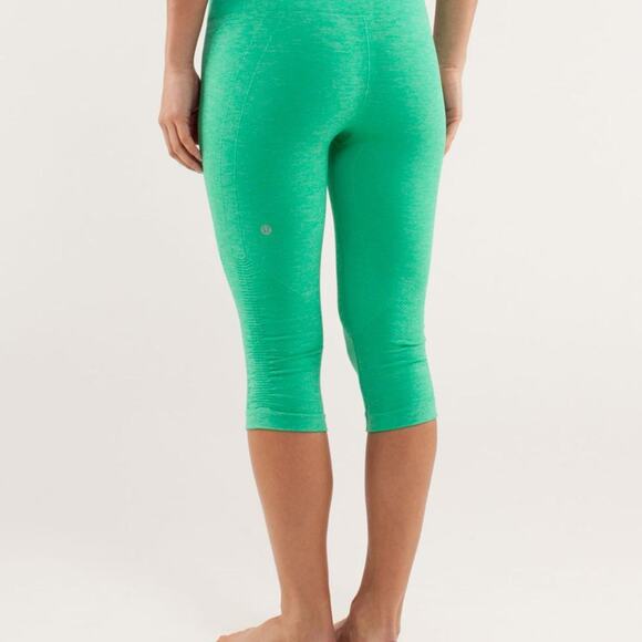 Lululemon In The Flow Crop - Picture 2 of 6
